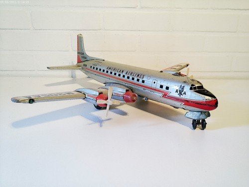 Altes blechspielzeug flugzeug - altes,