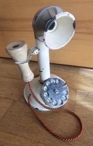 Sehr altes spielzeug telefon - sehr, spielzeug-telefon