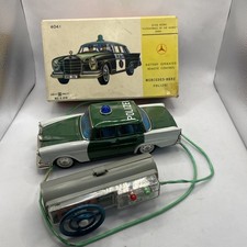 Mercedes Benz Polizeiwagen